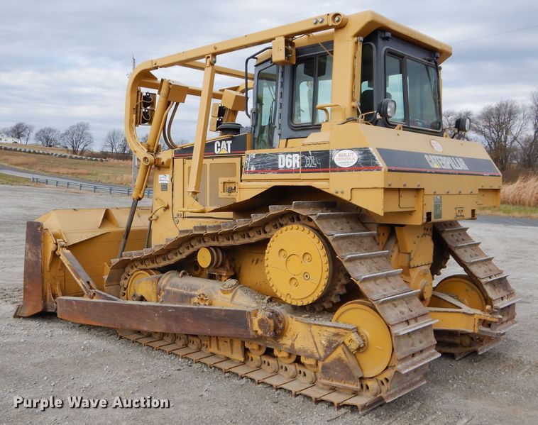 image for item DE2465 1999 Caterpillar D6R XL  dozer