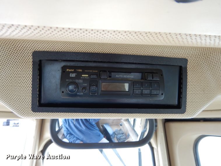 image for item DE2465 1999 Caterpillar D6R XL  dozer