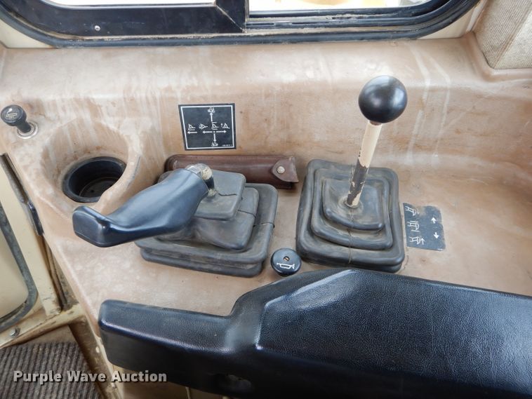 image for item DE2465 1999 Caterpillar D6R XL  dozer