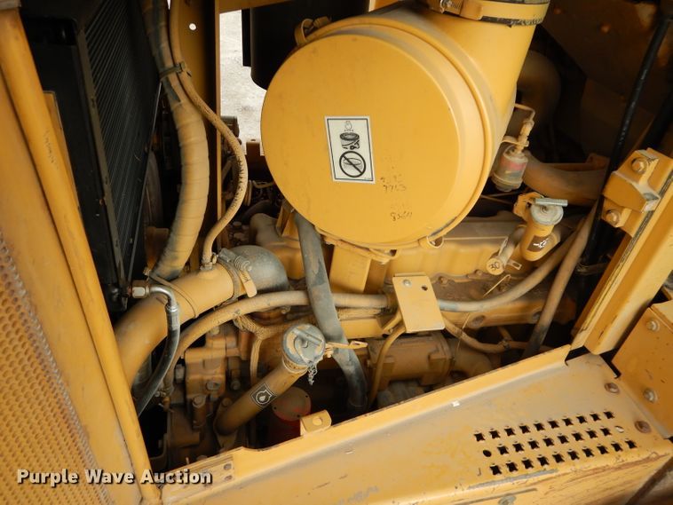 image for item DE2465 1999 Caterpillar D6R XL  dozer