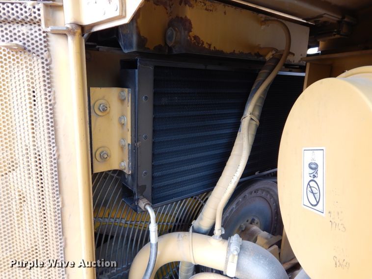 image for item DE2465 1999 Caterpillar D6R XL  dozer