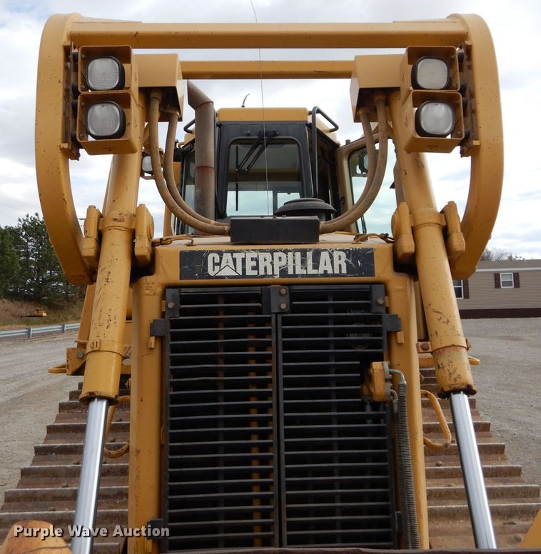 image for item DE2465 1999 Caterpillar D6R XL  dozer