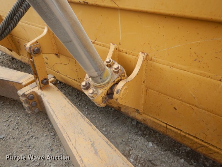 image for item DE2465 1999 Caterpillar D6R XL  dozer