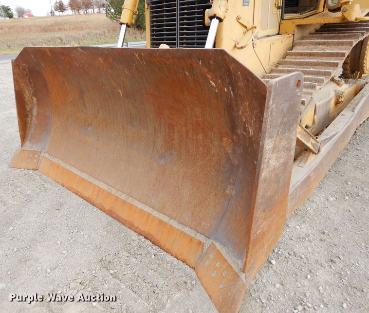 image for item DE2465 1999 Caterpillar D6R XL  dozer