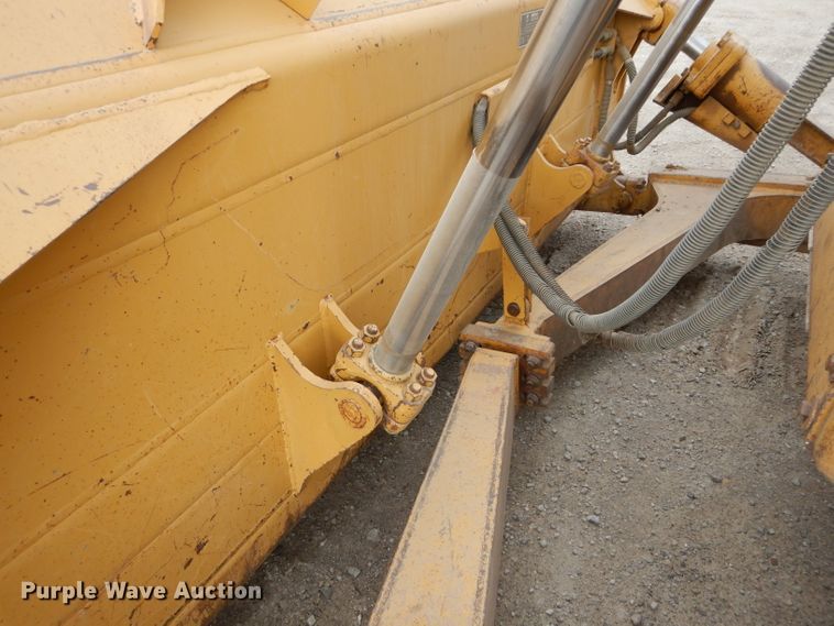 image for item DE2465 1999 Caterpillar D6R XL  dozer