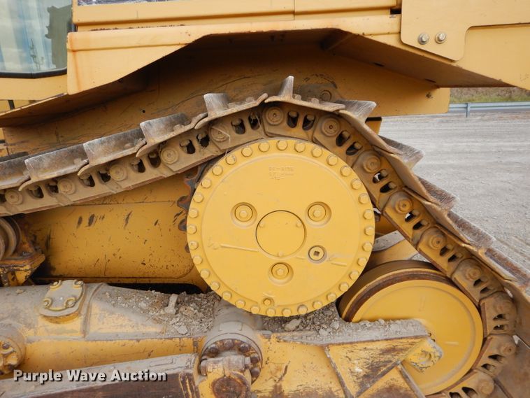 image for item DE2465 1999 Caterpillar D6R XL  dozer