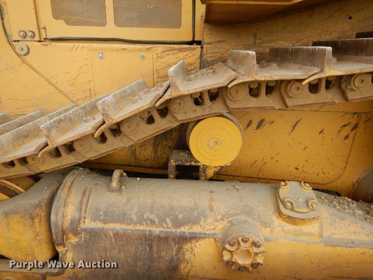 image for item DE2465 1999 Caterpillar D6R XL  dozer