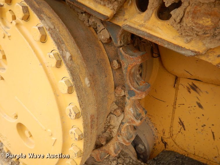 image for item DE2465 1999 Caterpillar D6R XL  dozer