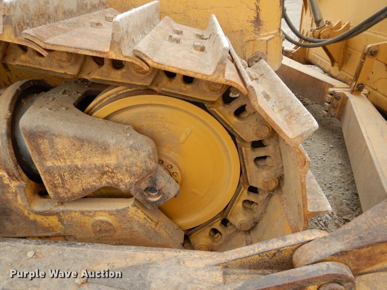 image for item DE2465 1999 Caterpillar D6R XL  dozer