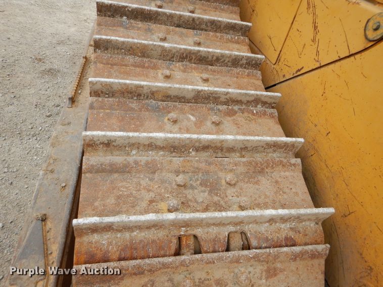 image for item DE2465 1999 Caterpillar D6R XL  dozer