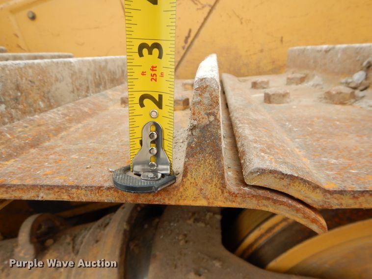 image for item DE2465 1999 Caterpillar D6R XL  dozer