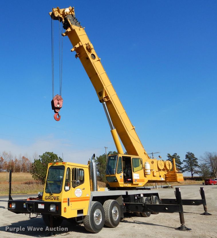 image for item DE2467 1997 Grove TMS870  crane
