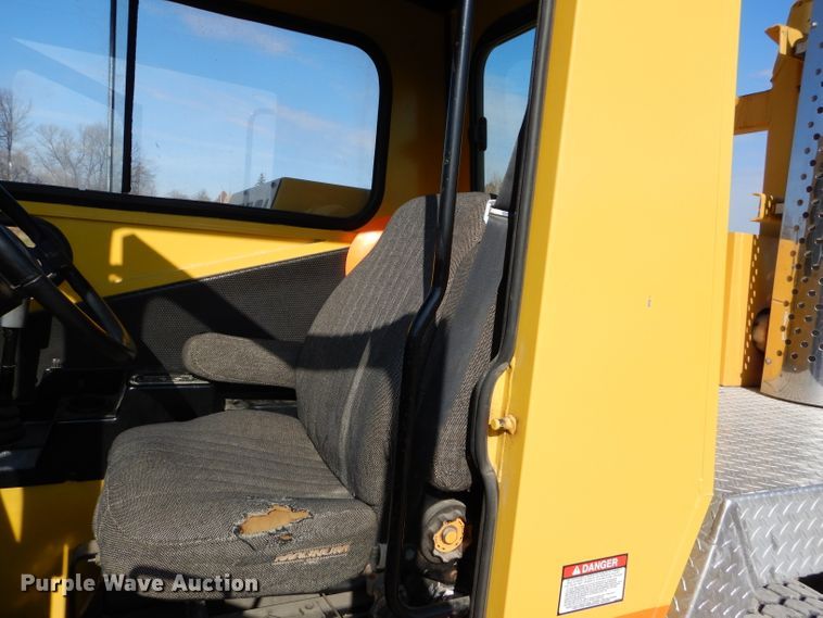 image for item DE2467 1997 Grove TMS870  crane