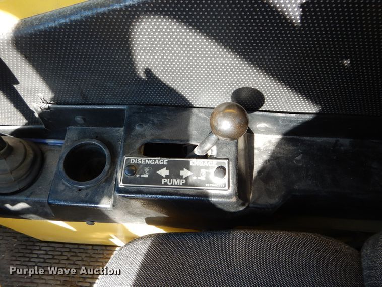 image for item DE2467 1997 Grove TMS870  crane