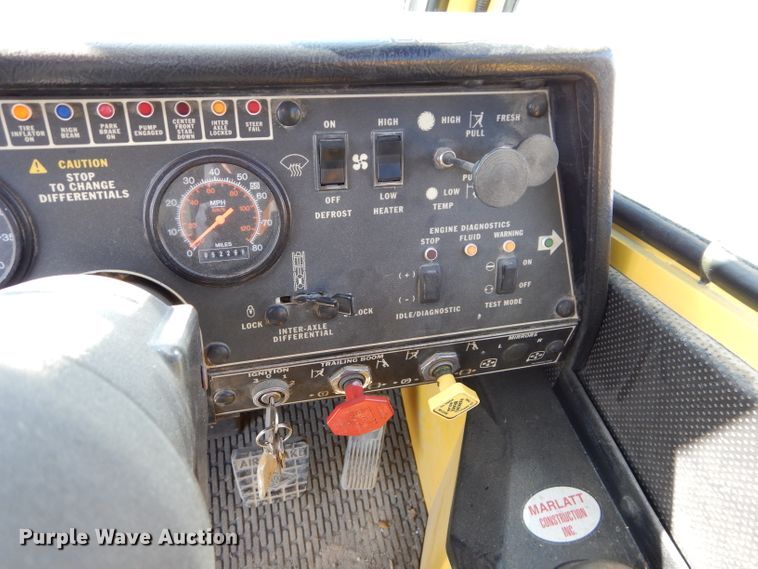 image for item DE2467 1997 Grove TMS870  crane