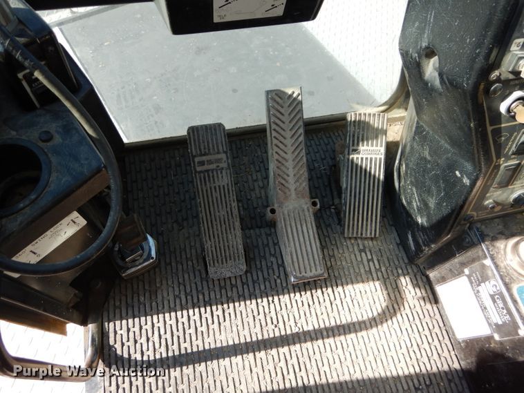 image for item DE2467 1997 Grove TMS870  crane