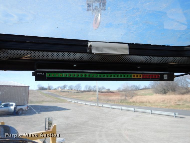 image for item DE2467 1997 Grove TMS870  crane