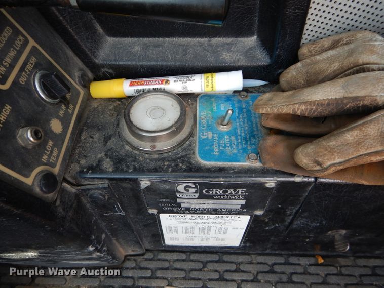 image for item DE2467 1997 Grove TMS870  crane