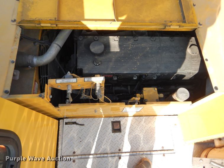 image for item DE2467 1997 Grove TMS870  crane