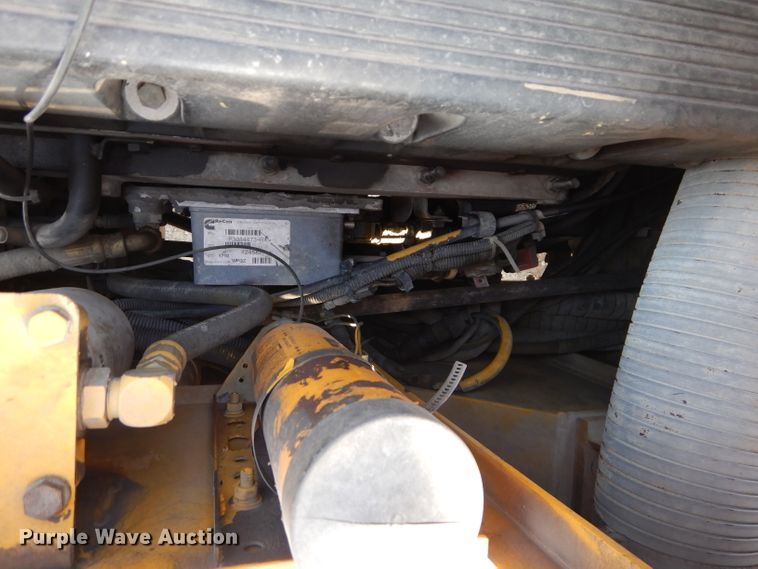 image for item DE2467 1997 Grove TMS870  crane