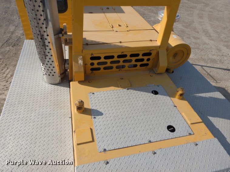 image for item DE2467 1997 Grove TMS870  crane