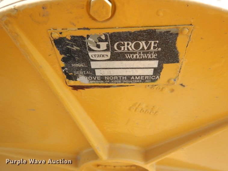 image for item DE2467 1997 Grove TMS870  crane
