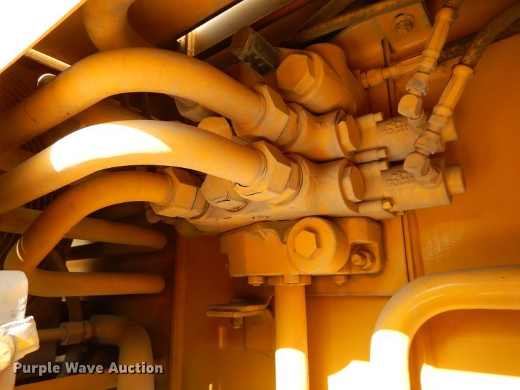 image for item DE2467 1997 Grove TMS870  crane