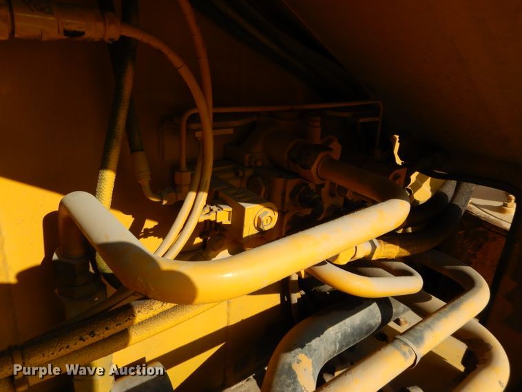 image for item DE2467 1997 Grove TMS870  crane