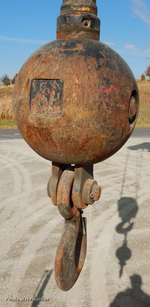 image for item DE2467 1997 Grove TMS870  crane