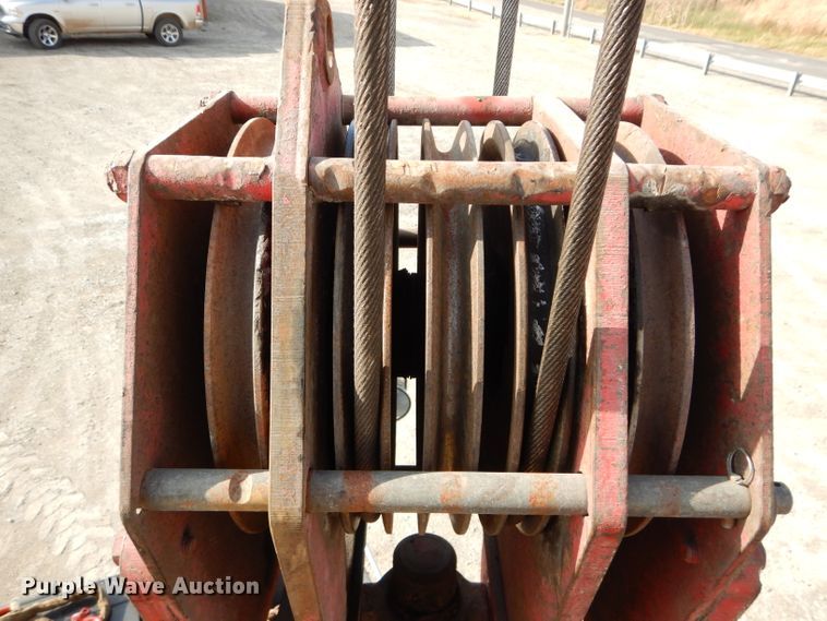 image for item DE2467 1997 Grove TMS870  crane