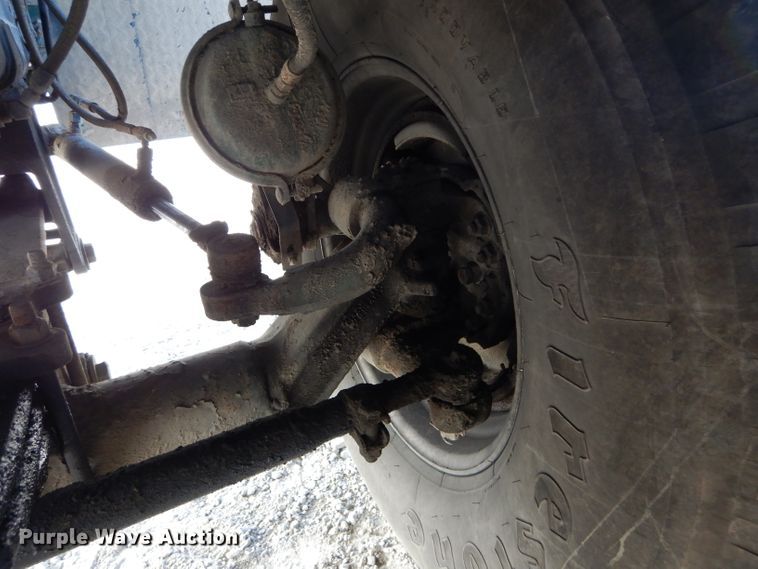 image for item DE2467 1997 Grove TMS870  crane