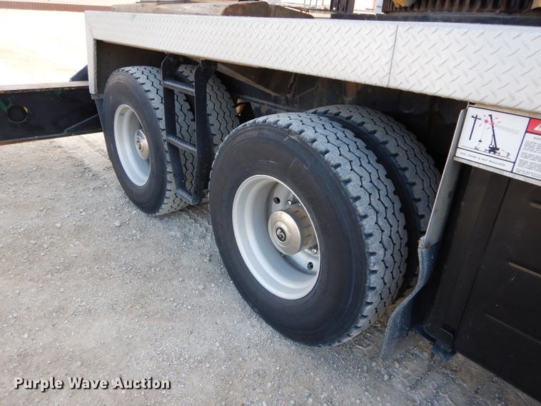 image for item DE2467 1997 Grove TMS870  crane