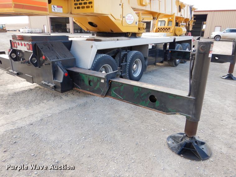 image for item DE2467 1997 Grove TMS870  crane