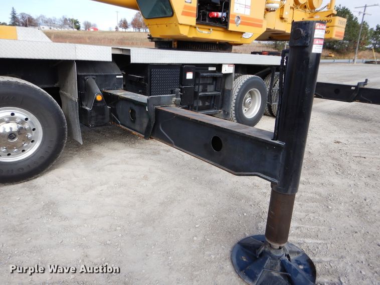 image for item DE2467 1997 Grove TMS870  crane