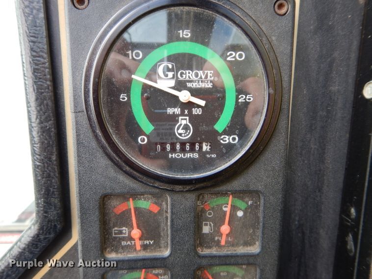 image for item DE2467 1997 Grove TMS870  crane