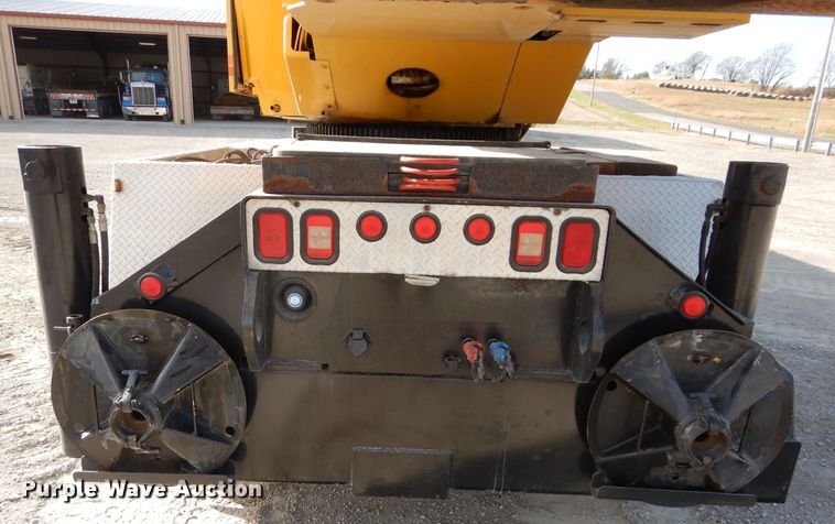 image for item DE2467 1997 Grove TMS870  crane