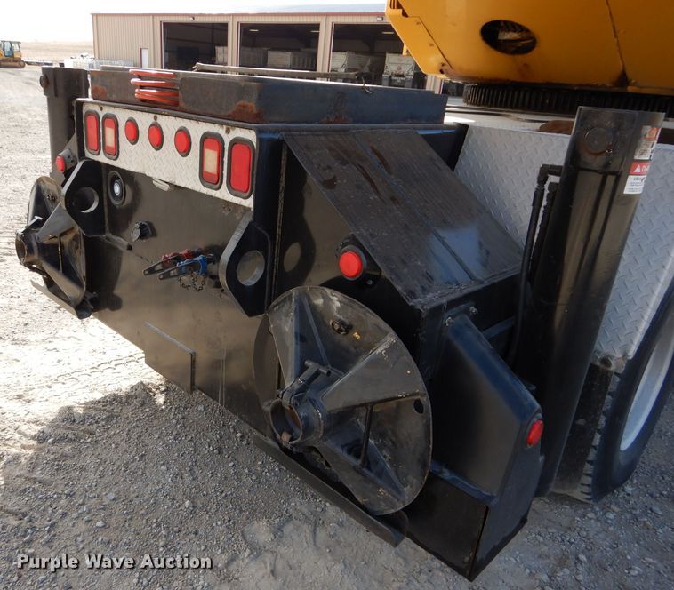 image for item DE2467 1997 Grove TMS870  crane