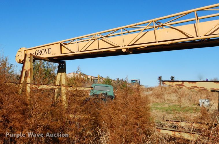 image for item DE2467 1997 Grove TMS870  crane