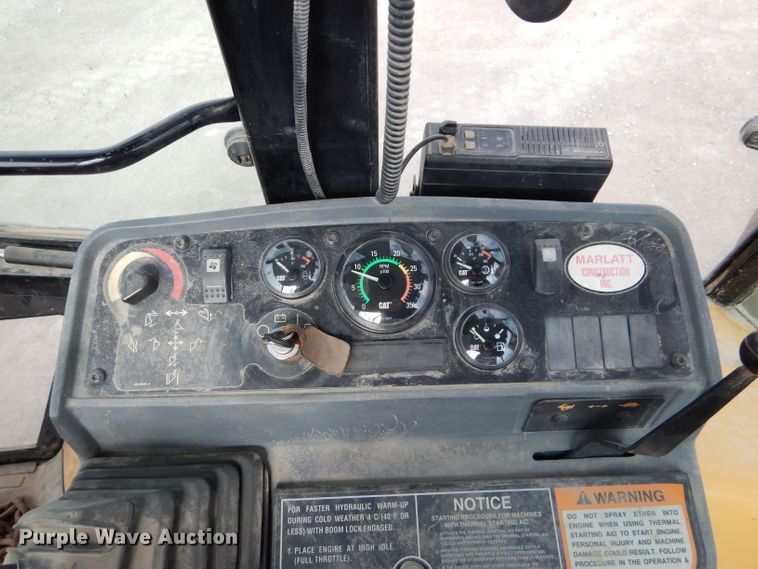 image for item DE2469 1999 Caterpillar 416C  backhoe