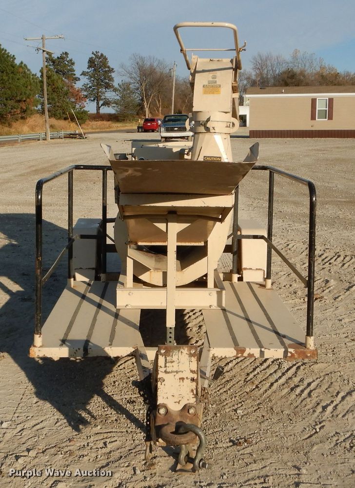 image for item DE2470 Finn B70-TD  straw blower