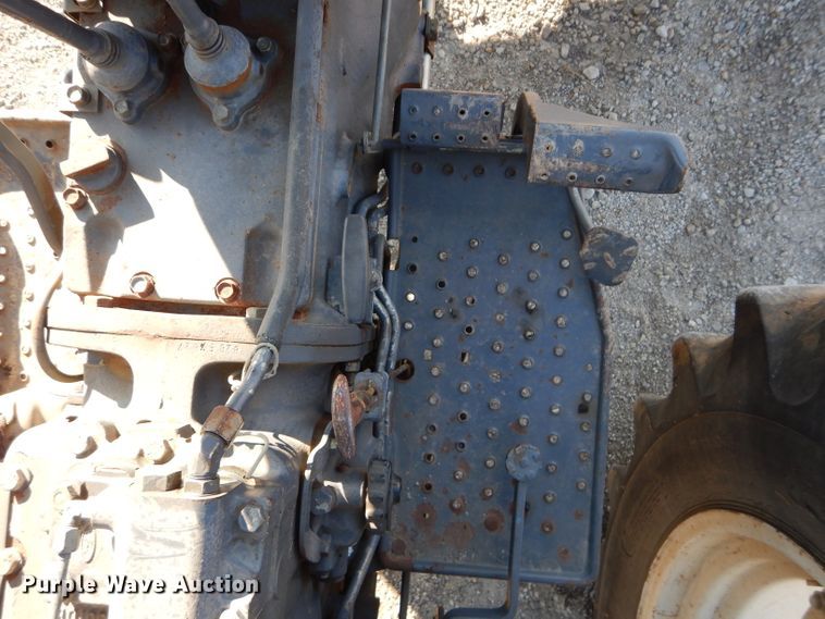 image for item DE2471 1992 Ford 4630  MFWD tractor