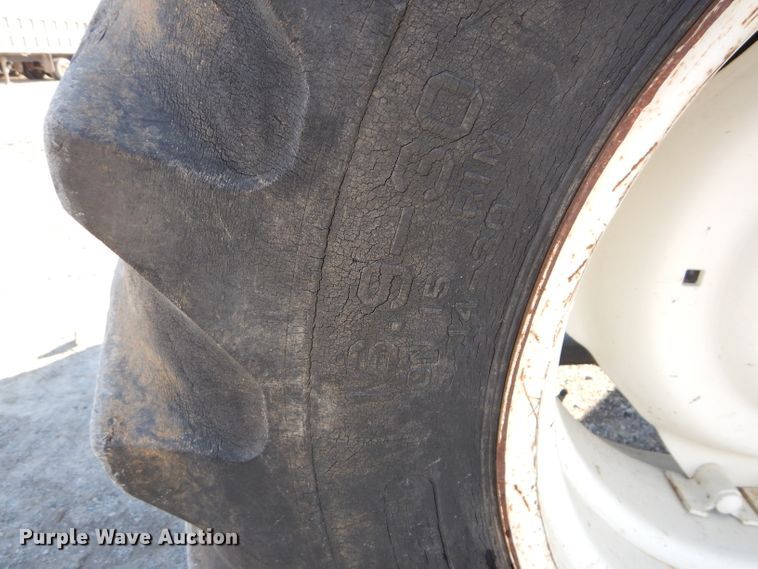 image for item DE2471 1992 Ford 4630  MFWD tractor