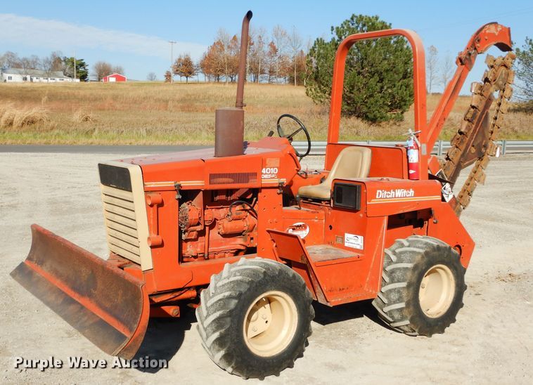 image for item DE2472 Ditch Witch 4010DD  trencher