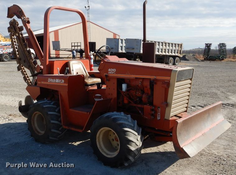 image for item DE2472 Ditch Witch 4010DD  trencher