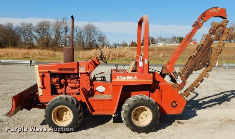 image for item DE2472 Ditch Witch 4010DD  trencher