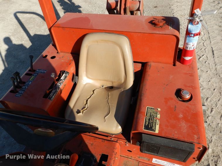 image for item DE2472 Ditch Witch 4010DD  trencher