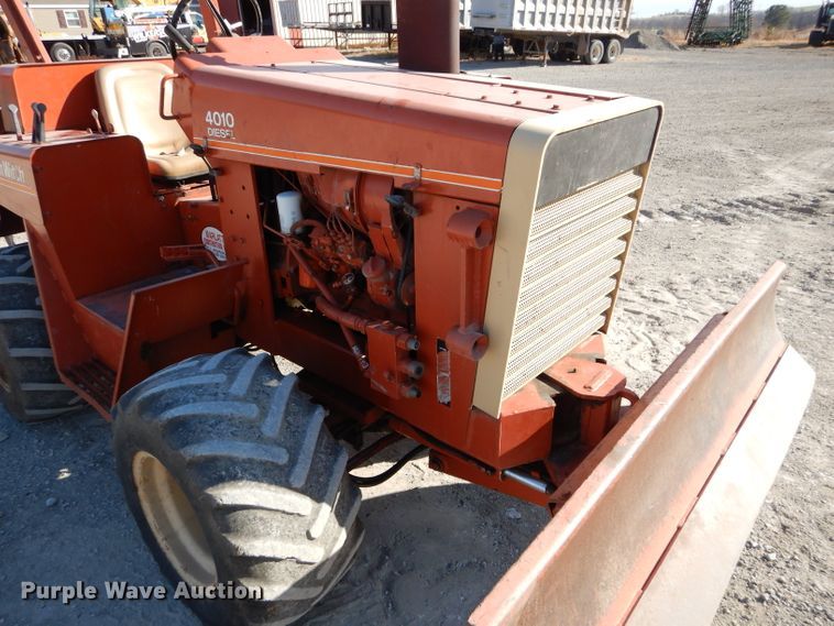 image for item DE2472 Ditch Witch 4010DD  trencher