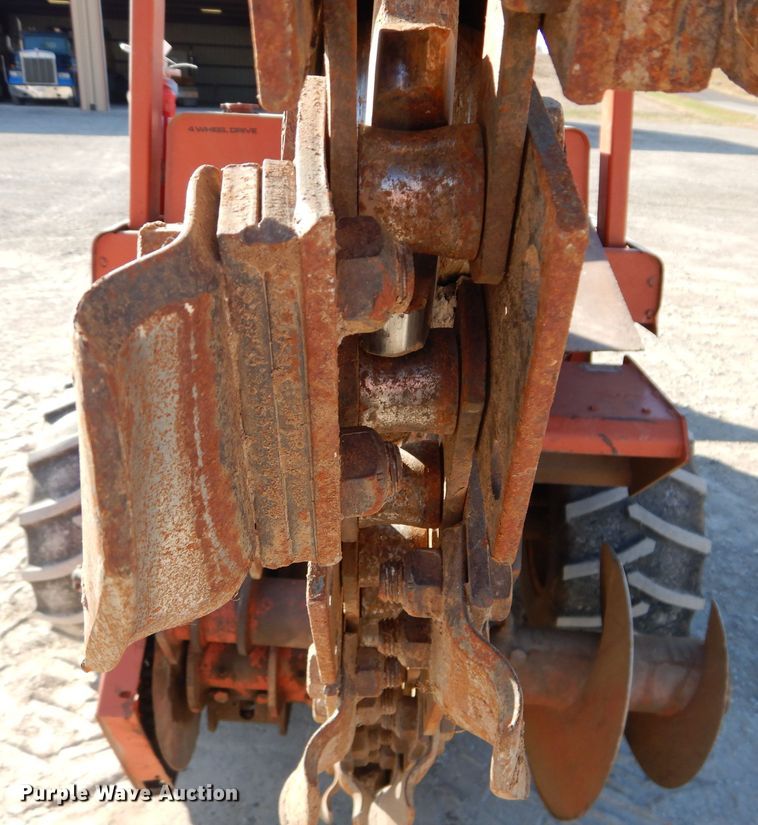 image for item DE2472 Ditch Witch 4010DD  trencher