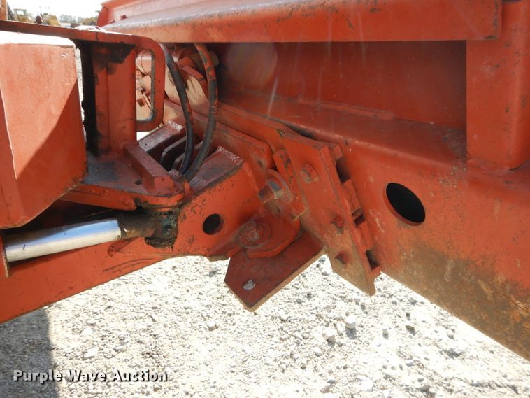 image for item DE2472 Ditch Witch 4010DD  trencher