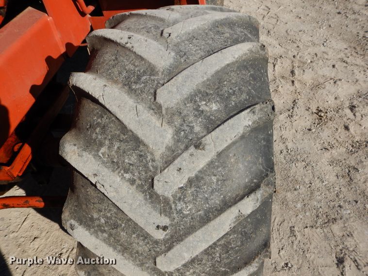 image for item DE2472 Ditch Witch 4010DD  trencher